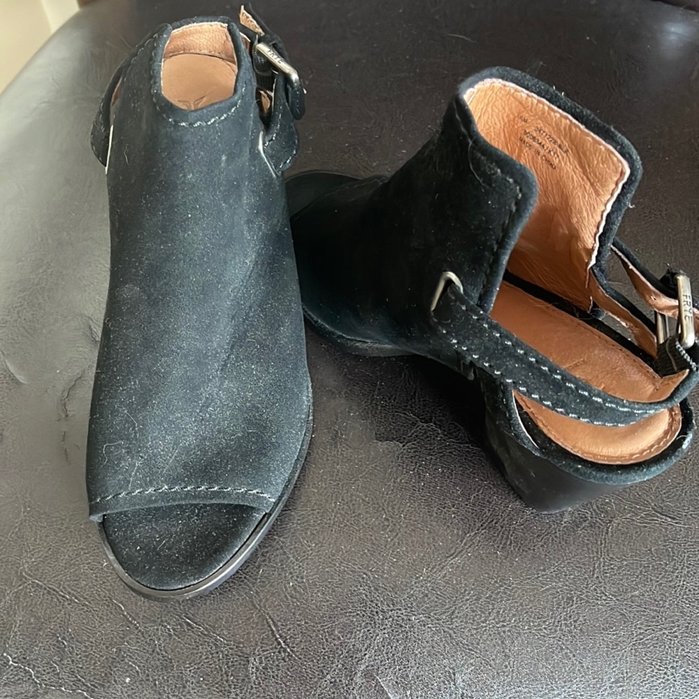New Frye open toed booties size 6
